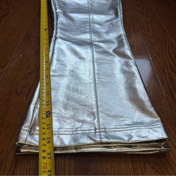 [NWT] 7 For All Mankind Silver Metallic Flare Faux Leather Trousers Pants - Sz M - Picture 14 of 15